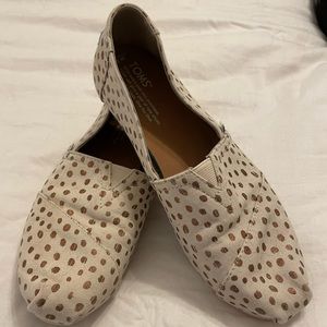 ⚜️TOMS Rose Gold Polka Dot slip ons GUC size 8